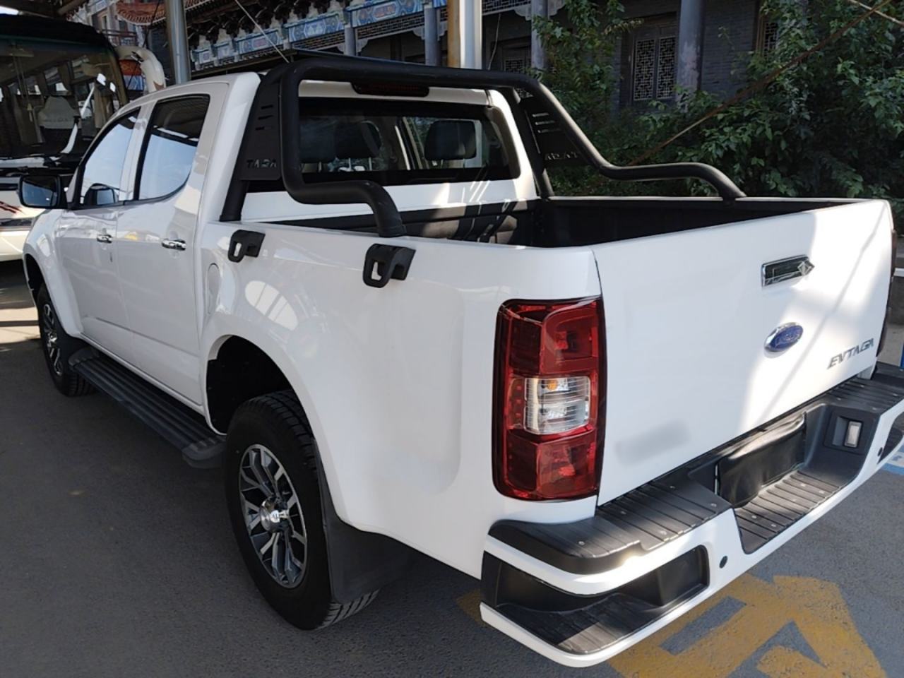 Isuzu TAGA - фото 3