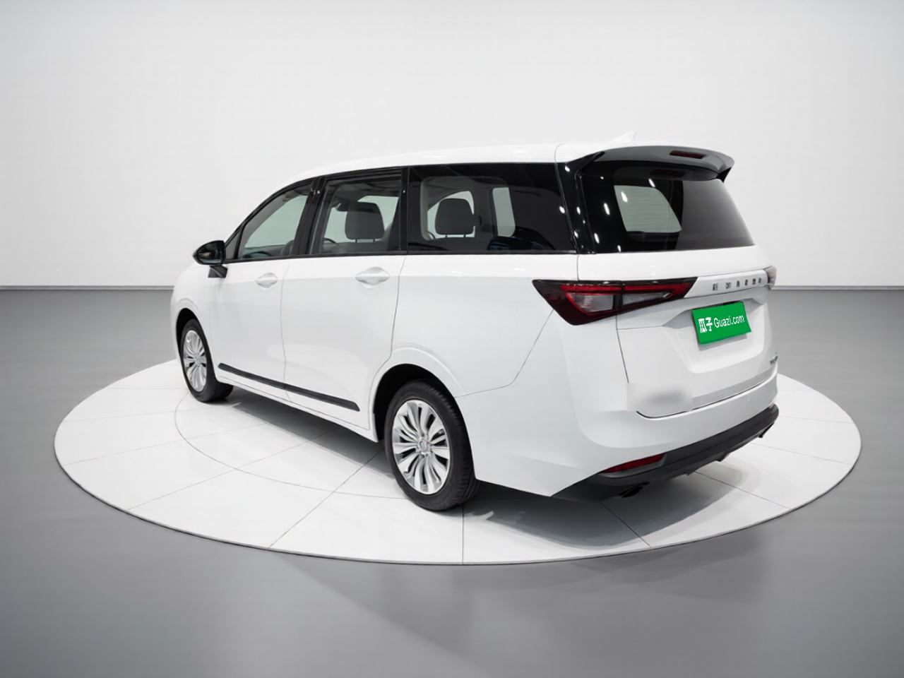 Wuling Jiachen - фото 3