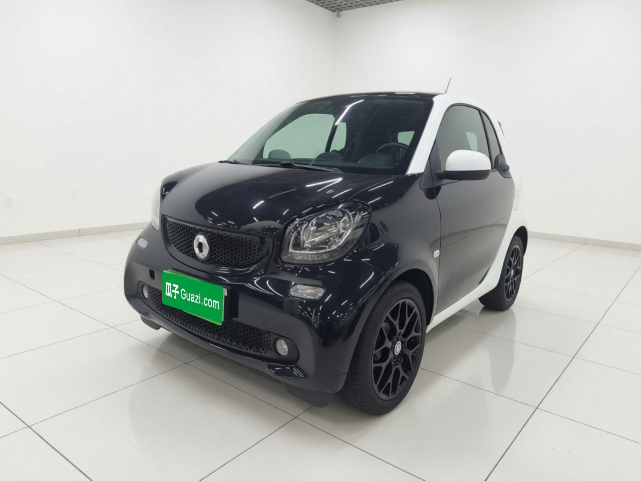 smart fortwo - фото 0