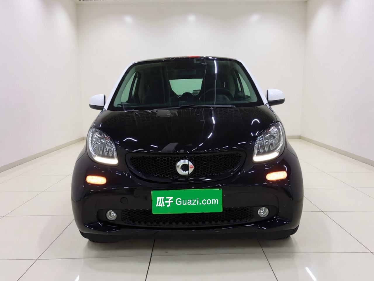 smart fortwo - фото 1