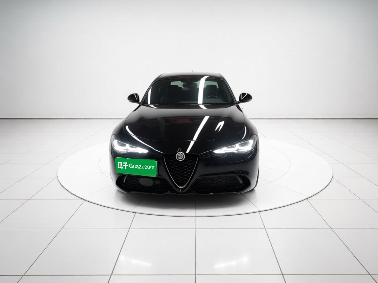 Alfa Romeo Giulia - фото 1