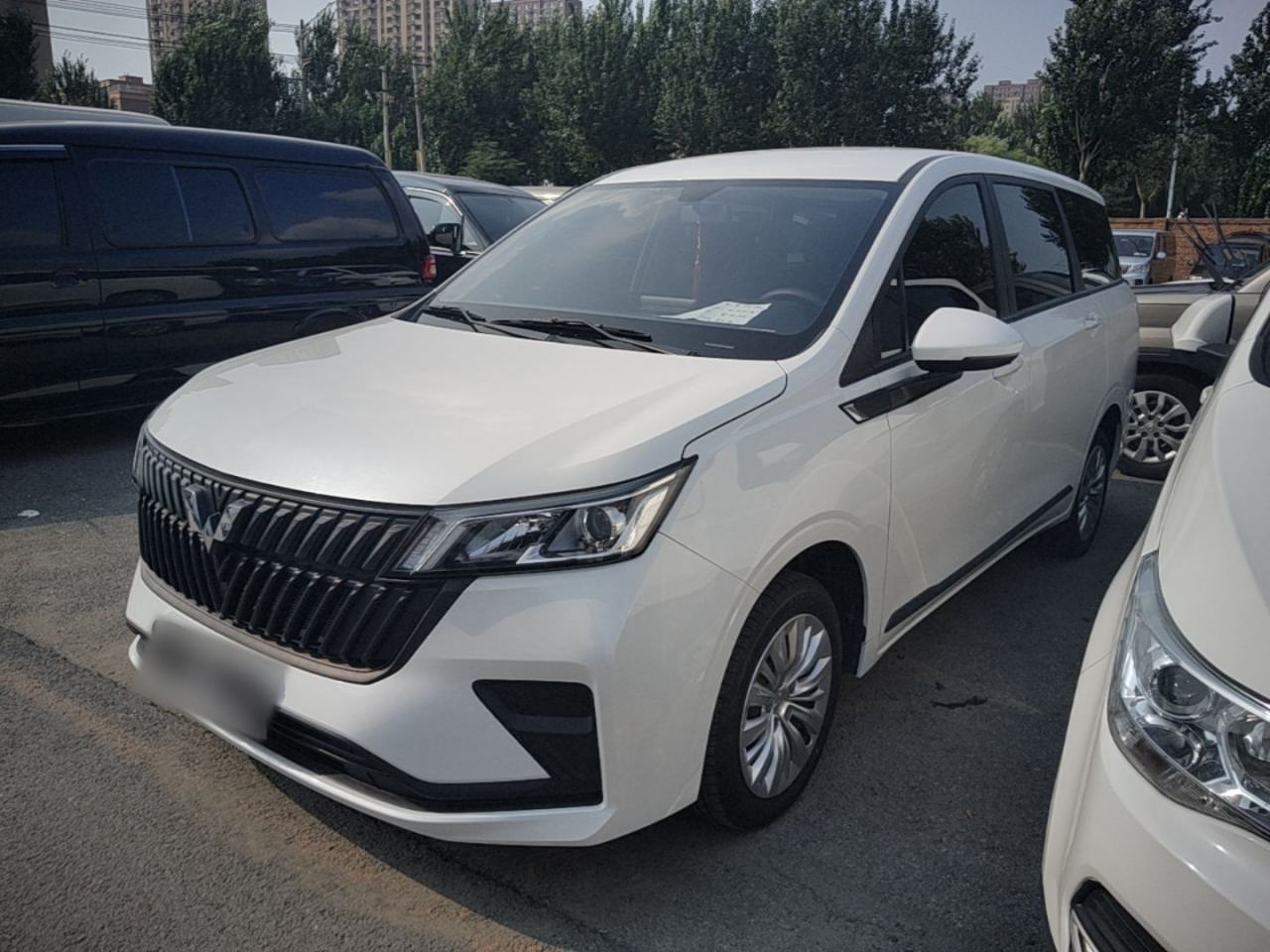 Wuling Jiachen - фото 0
