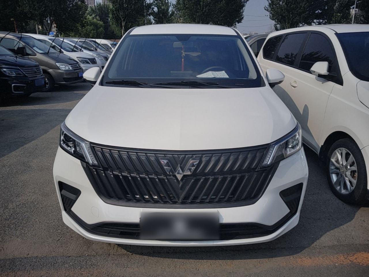 Wuling Jiachen - фото 1