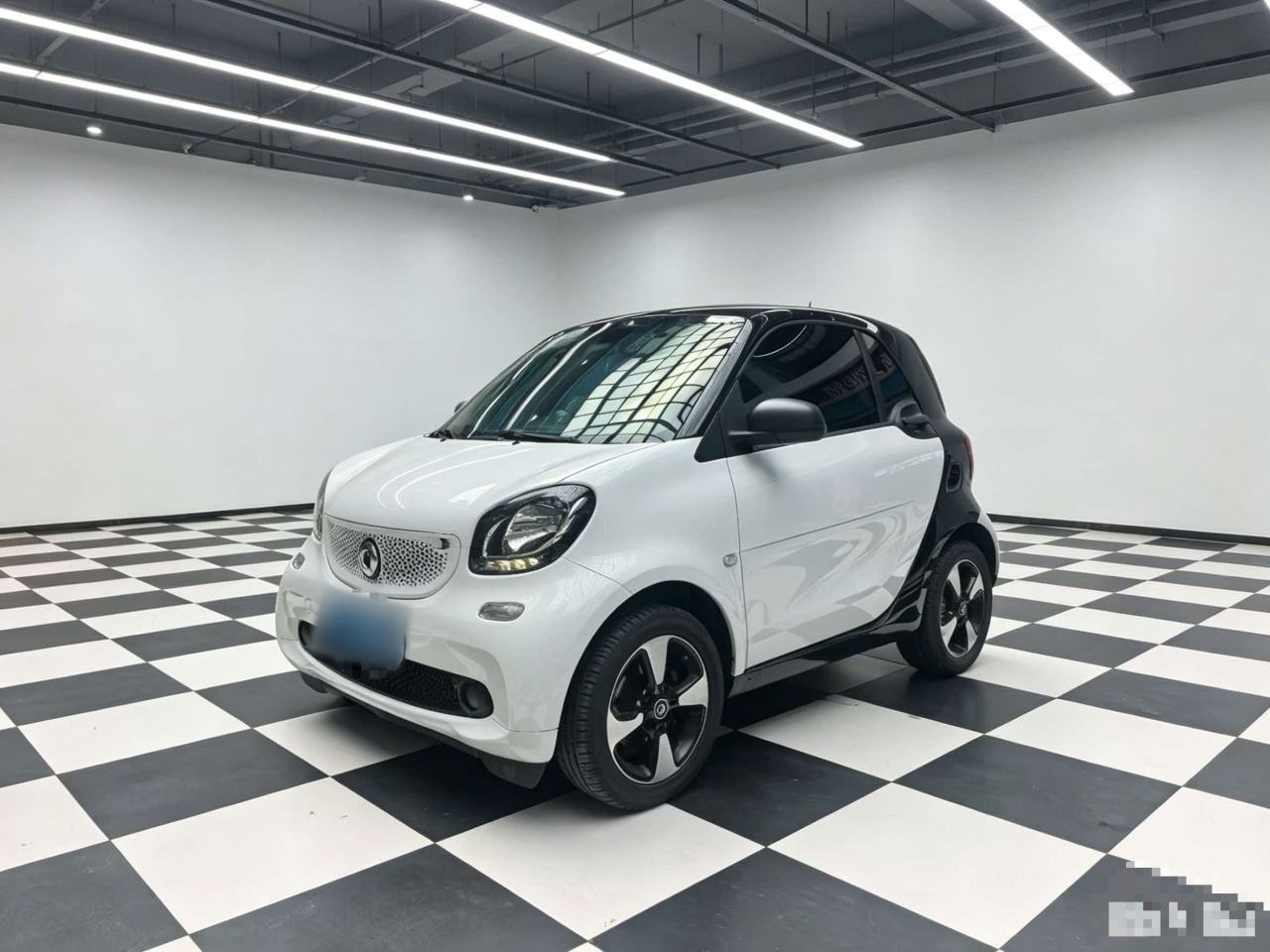 smart fortwo - фото 0