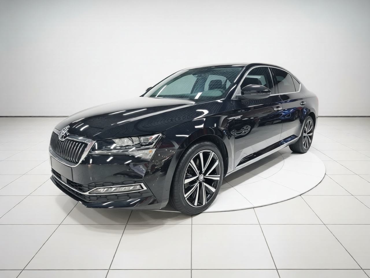 Skoda Superb - фото 0