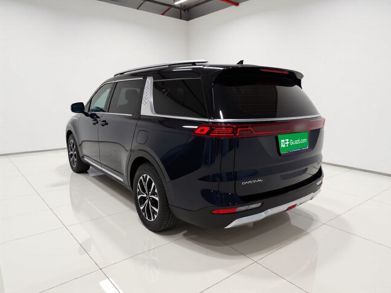 Kia Carnival - фото 3
