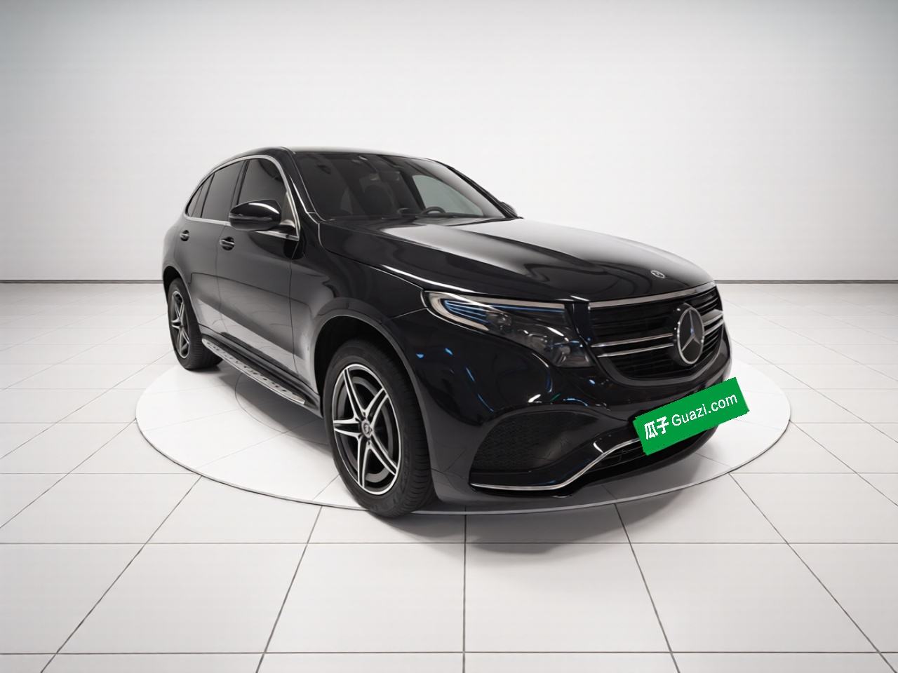 Mercedes-Benz EQC - фото 2