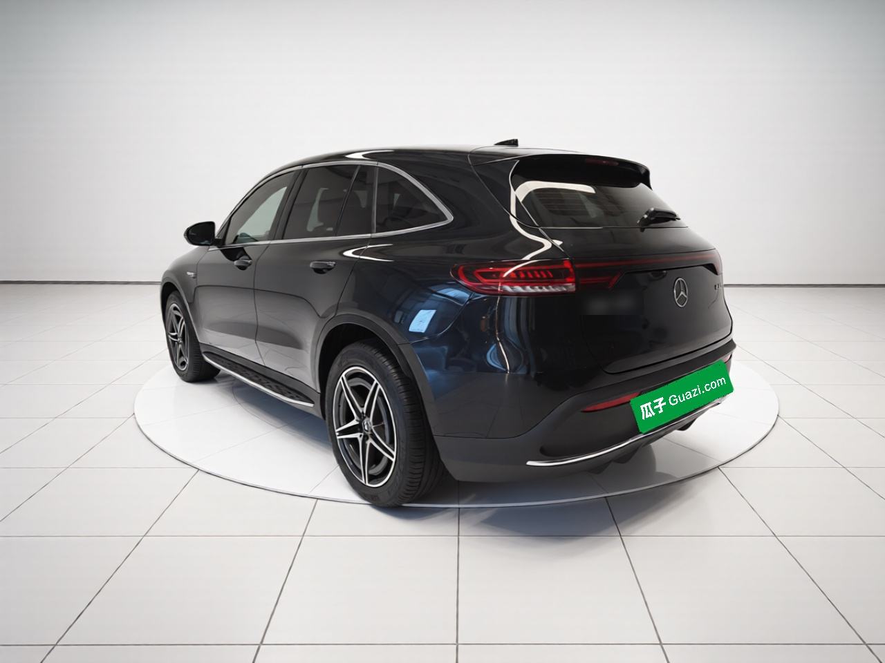 Mercedes-Benz EQC - фото 3