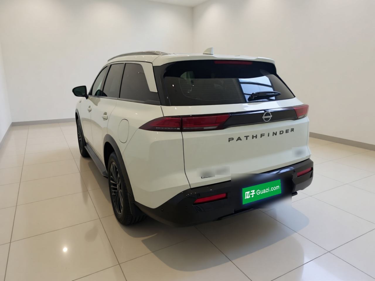 Nissan Pathfinder - фото 3