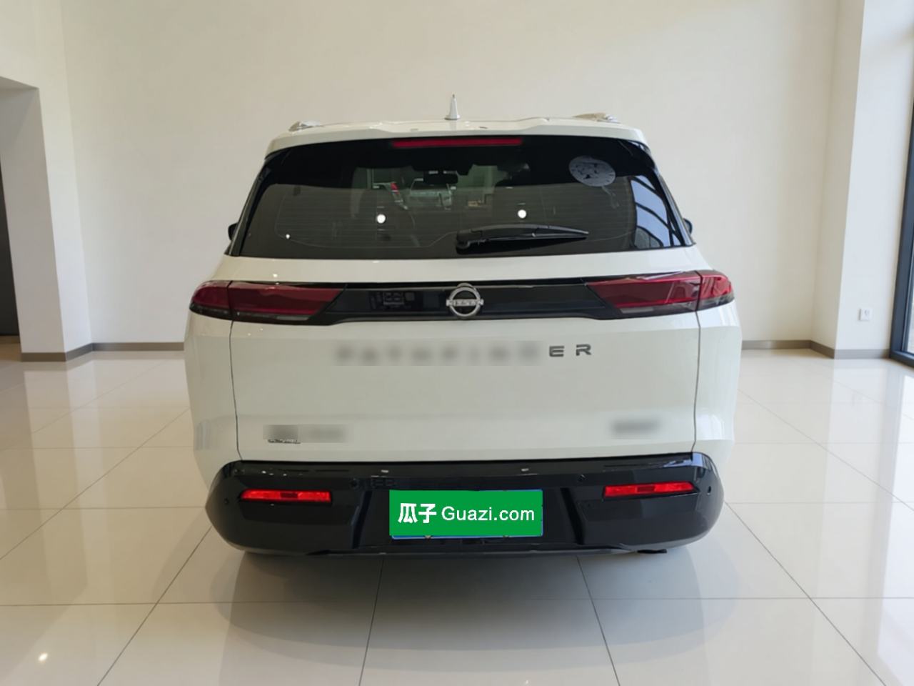 Nissan Pathfinder - фото 4