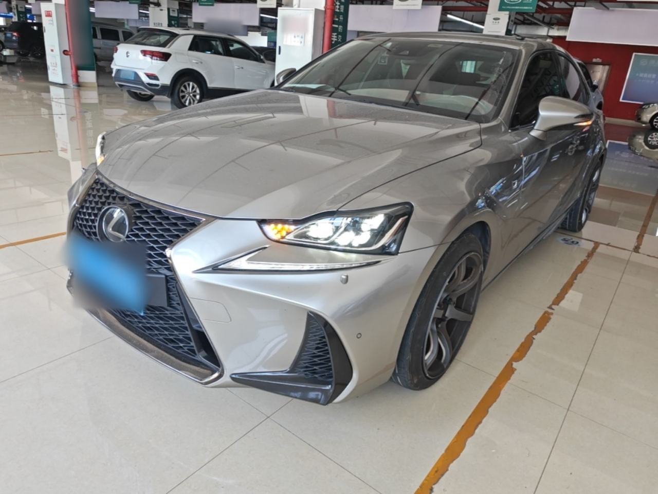 Lexus IS - фото 0