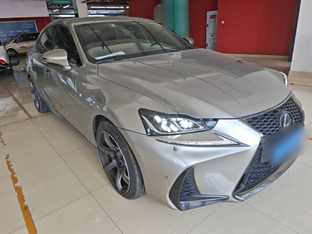 Lexus IS - фото 2
