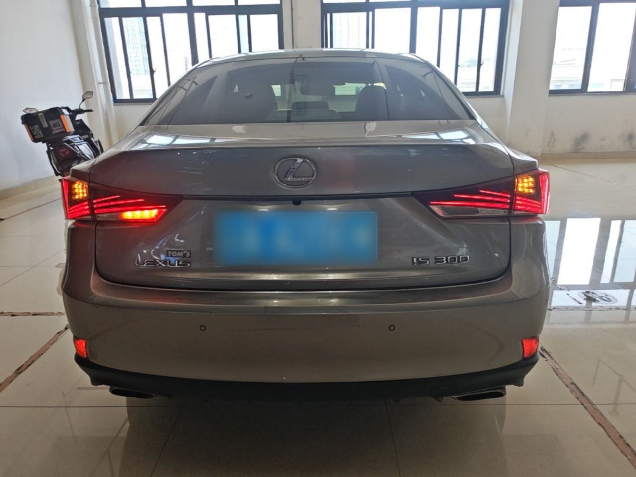 Lexus IS - фото 4