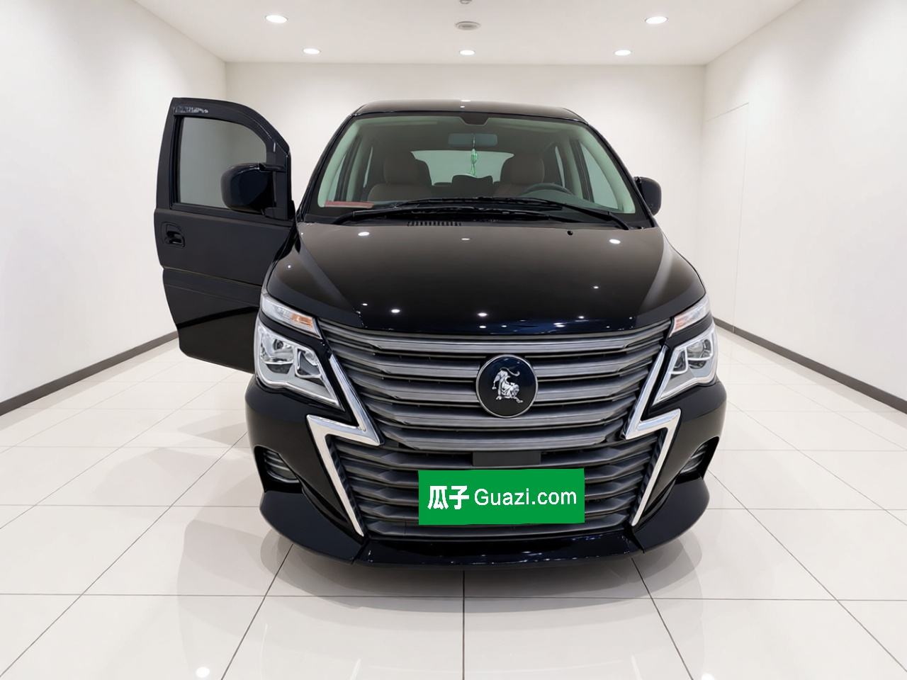Dongfeng Forthing Refine M3 - фото 1