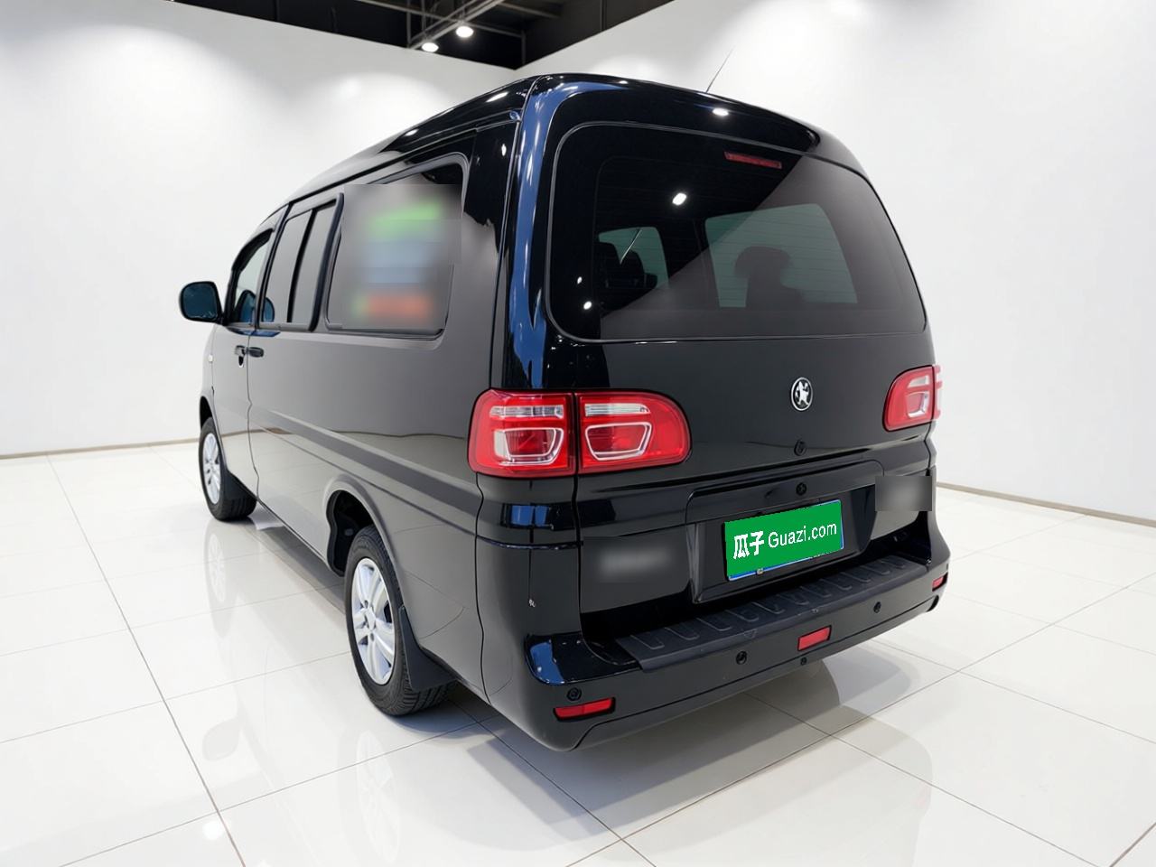Dongfeng Forthing Refine M3 - фото 3