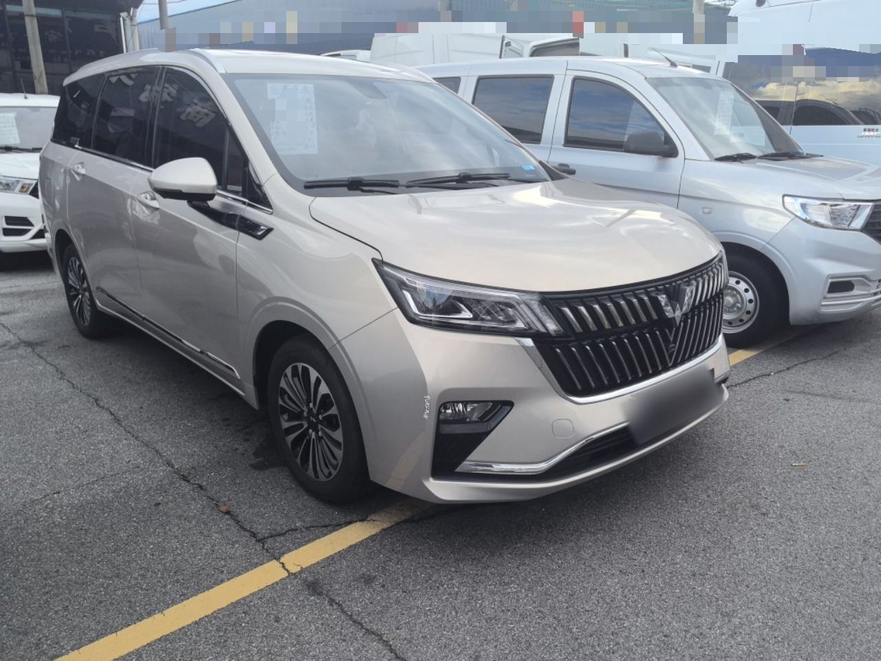 Wuling Jiachen - фото 2