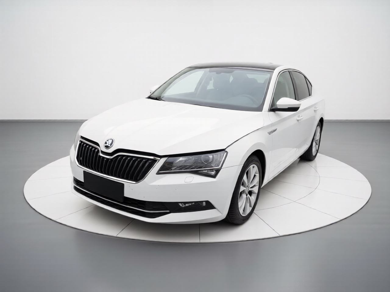 Skoda Superb - фото 0