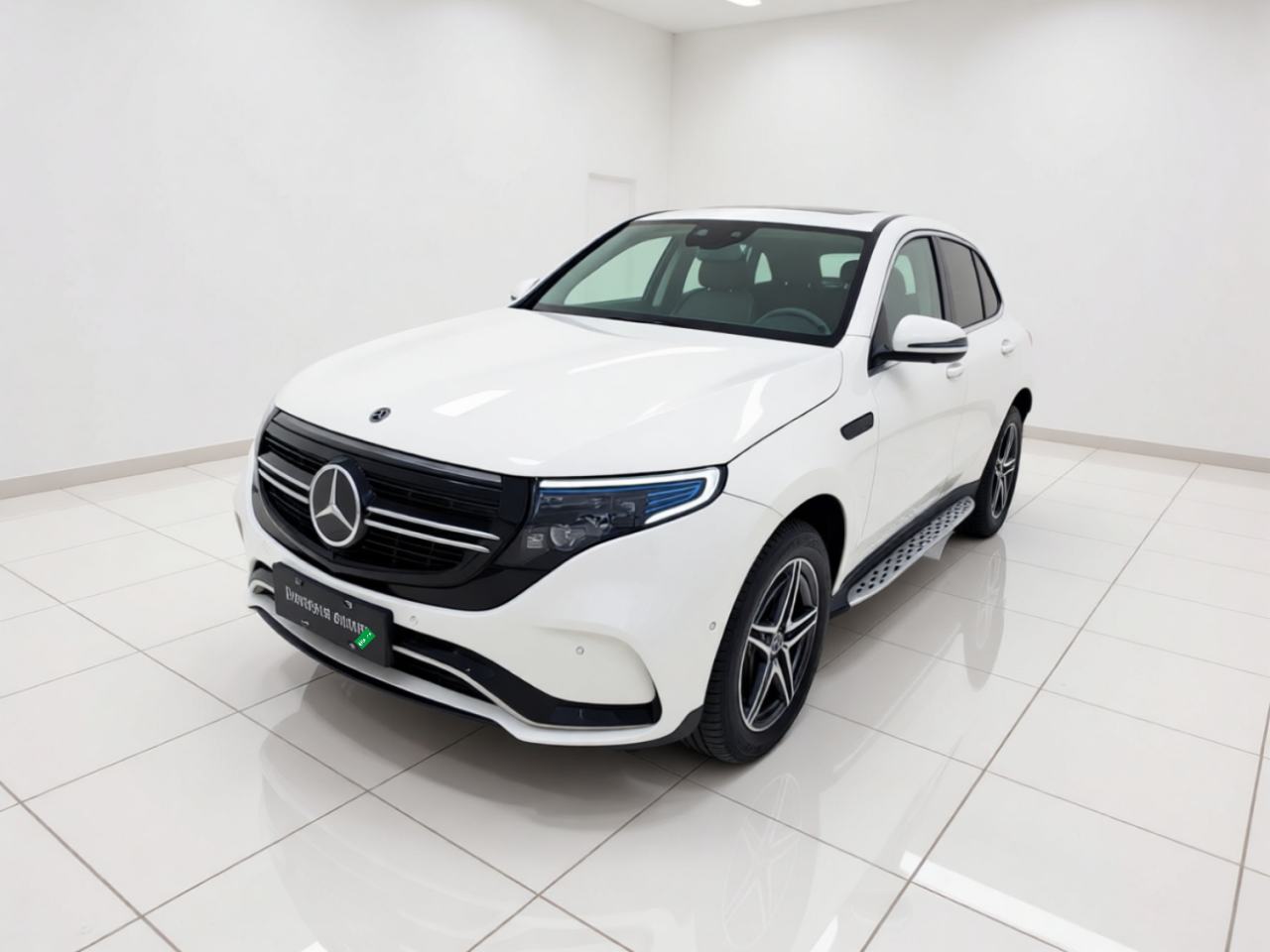 Mercedes-Benz EQC - фото 0
