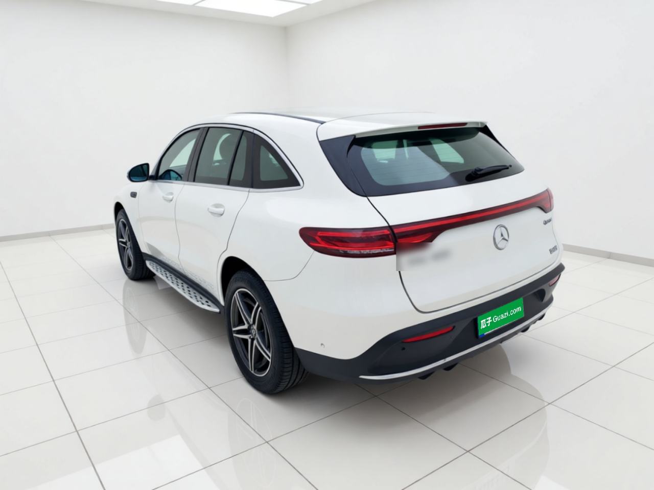 Mercedes-Benz EQC - фото 3