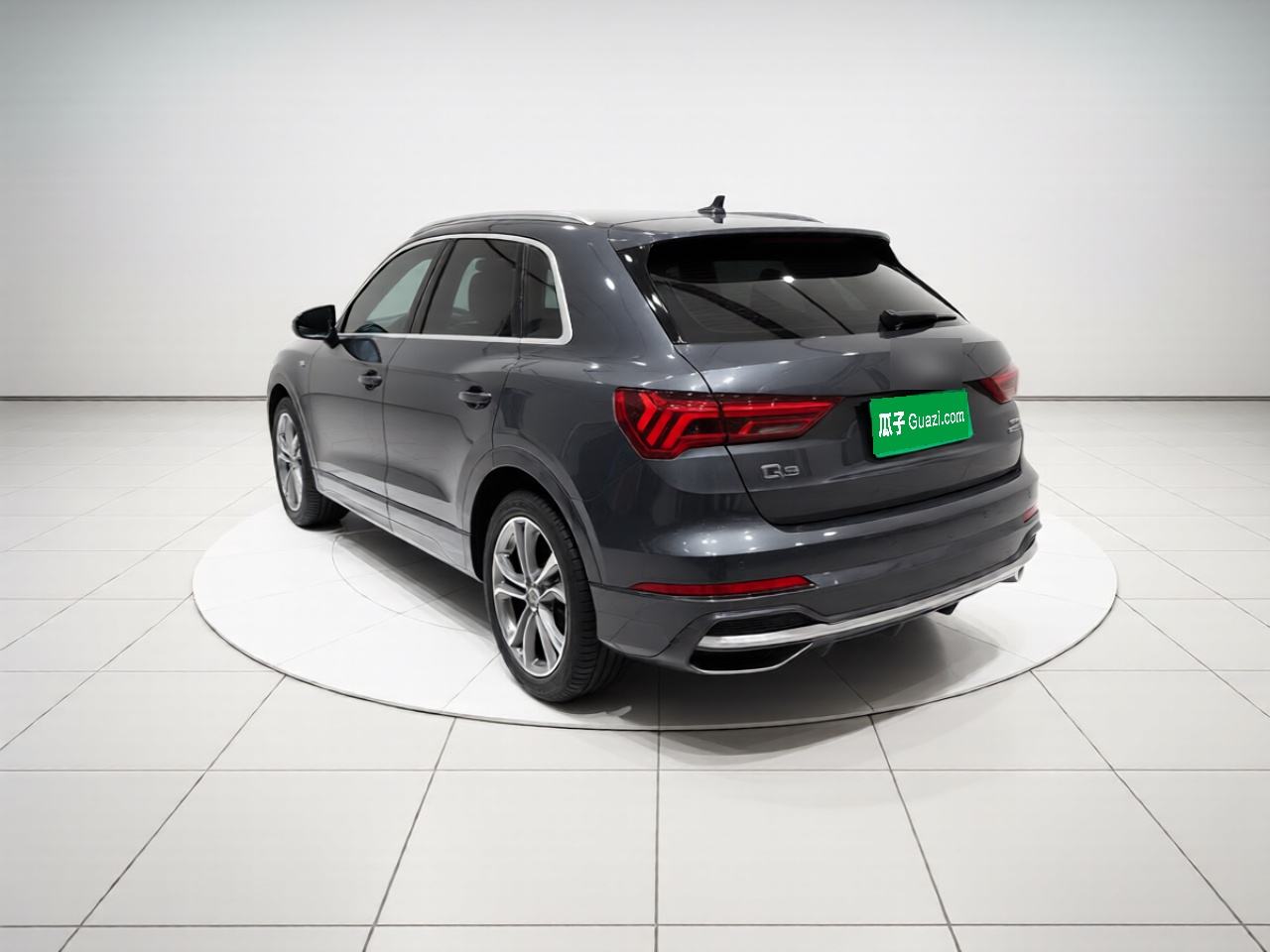 Audi Q3 - фото 3