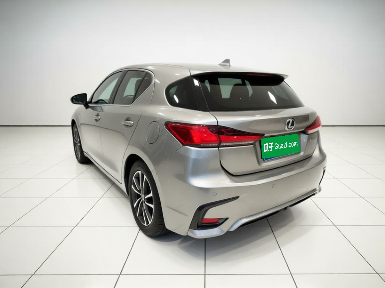 Lexus CT - фото 3