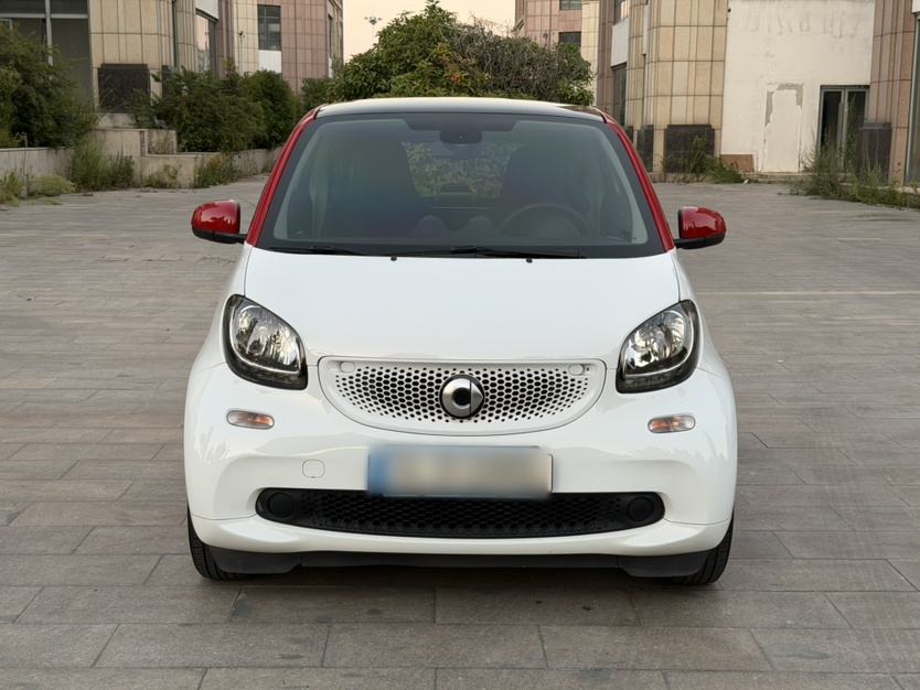 smart fortwo - фото 1