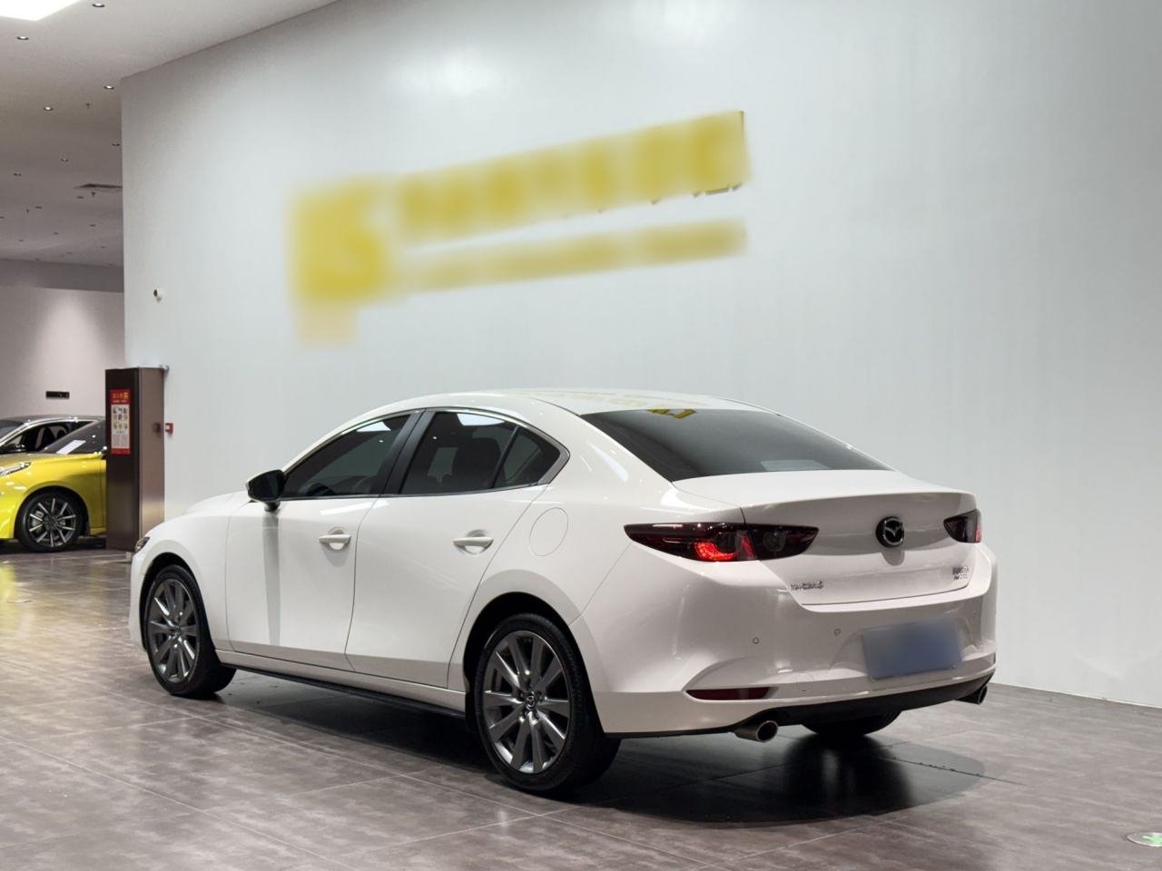 Mazda Mazda3 - фото 3
