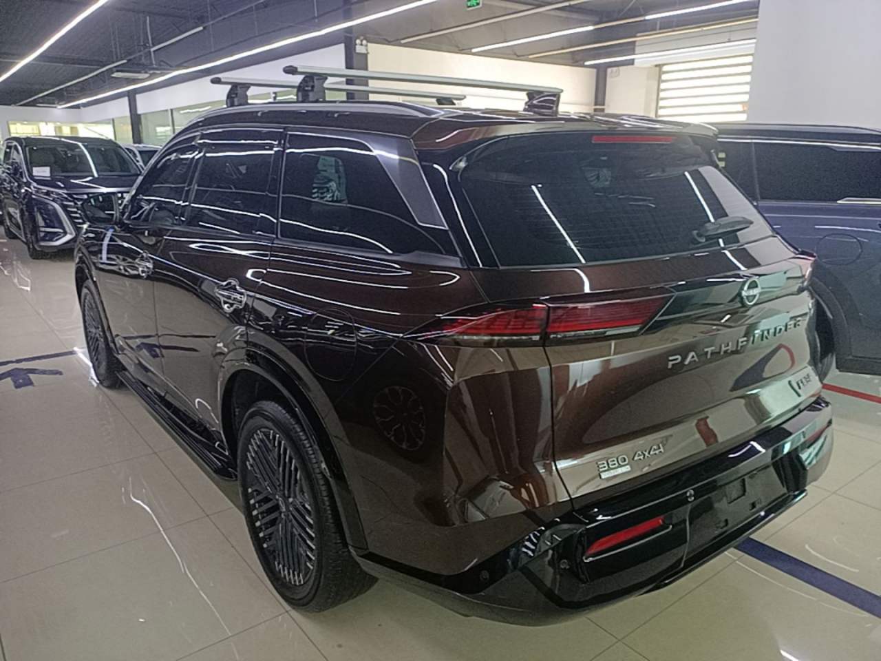 Nissan Pathfinder - фото 3