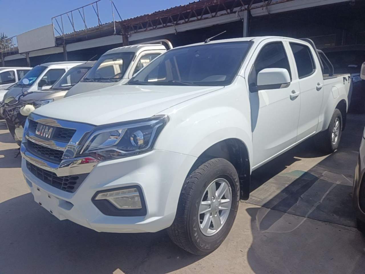 Isuzu Vigus - фото 0