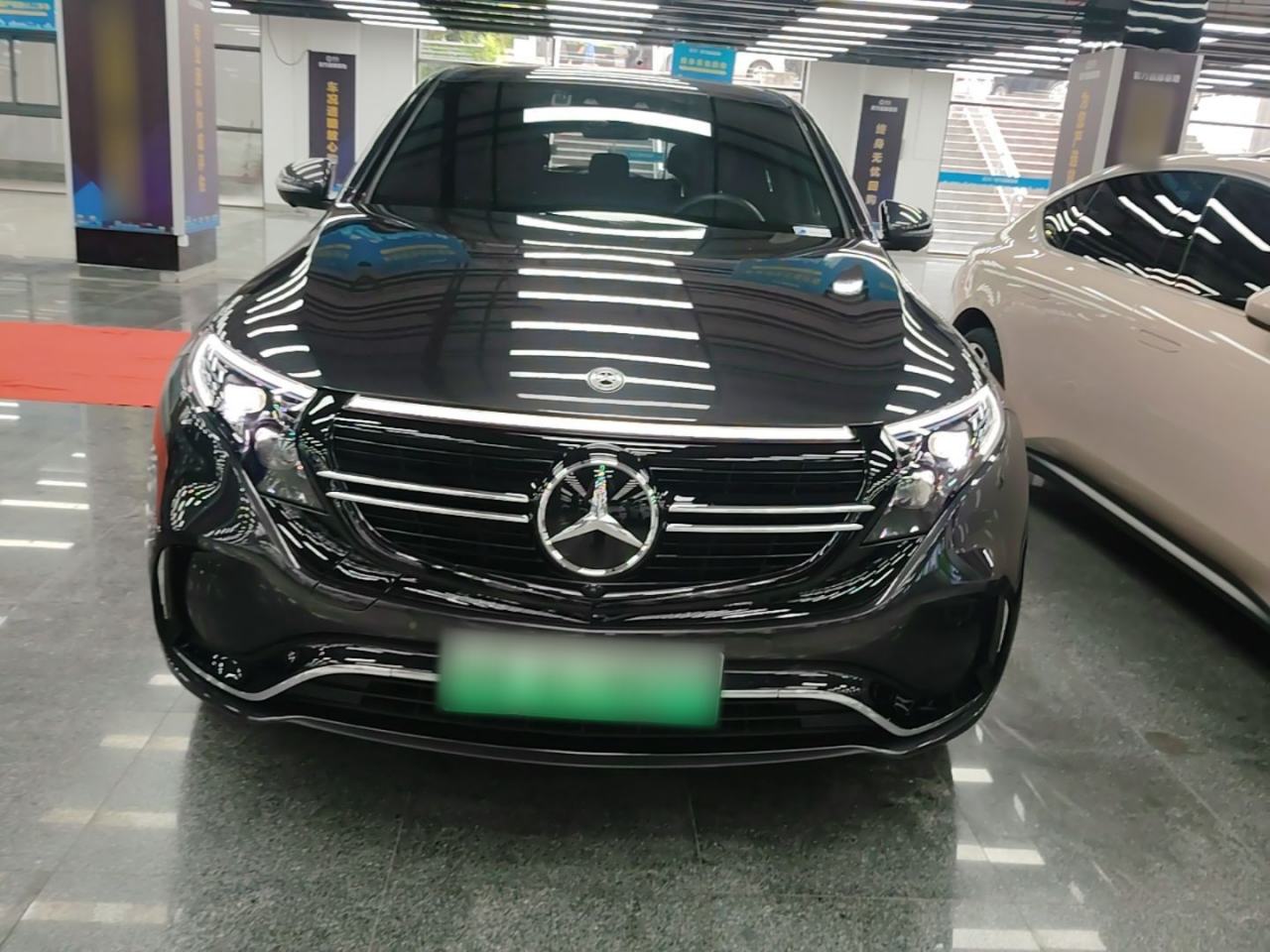 Mercedes-Benz EQC - фото 1