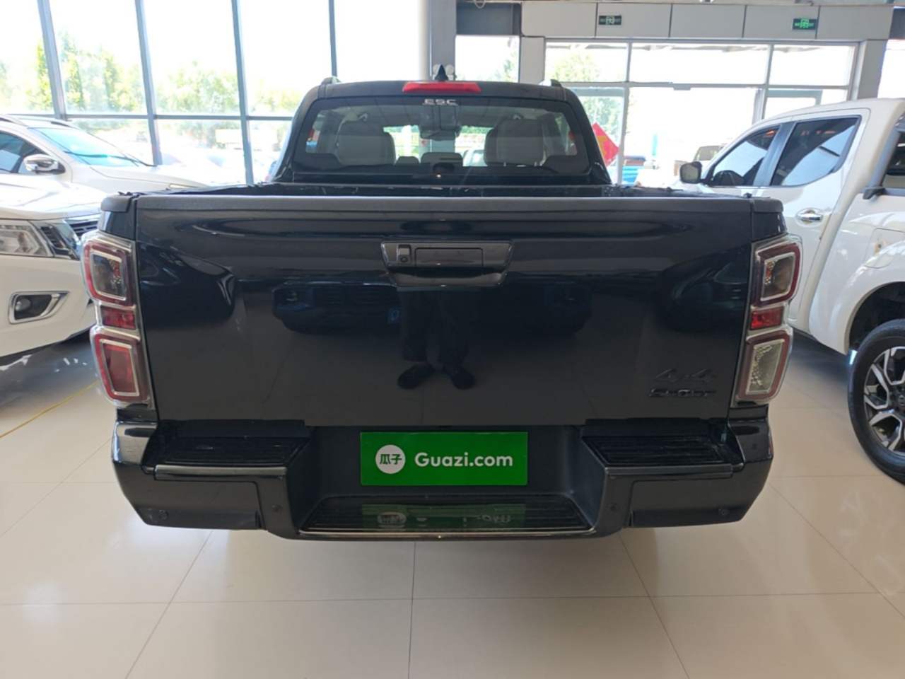 Isuzu D-MAX - фото 2