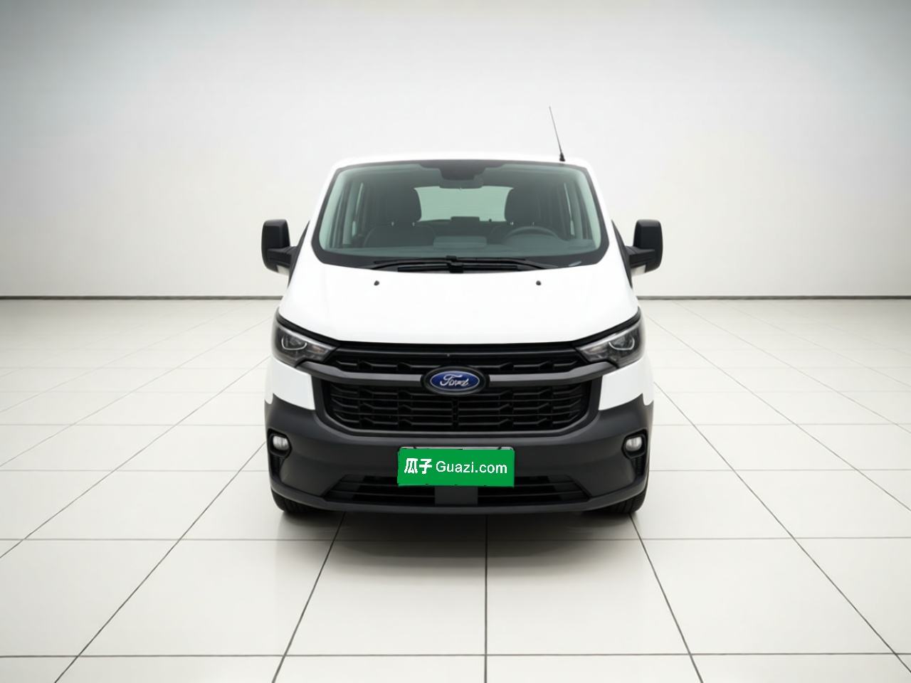 Ford Transit - фото 1
