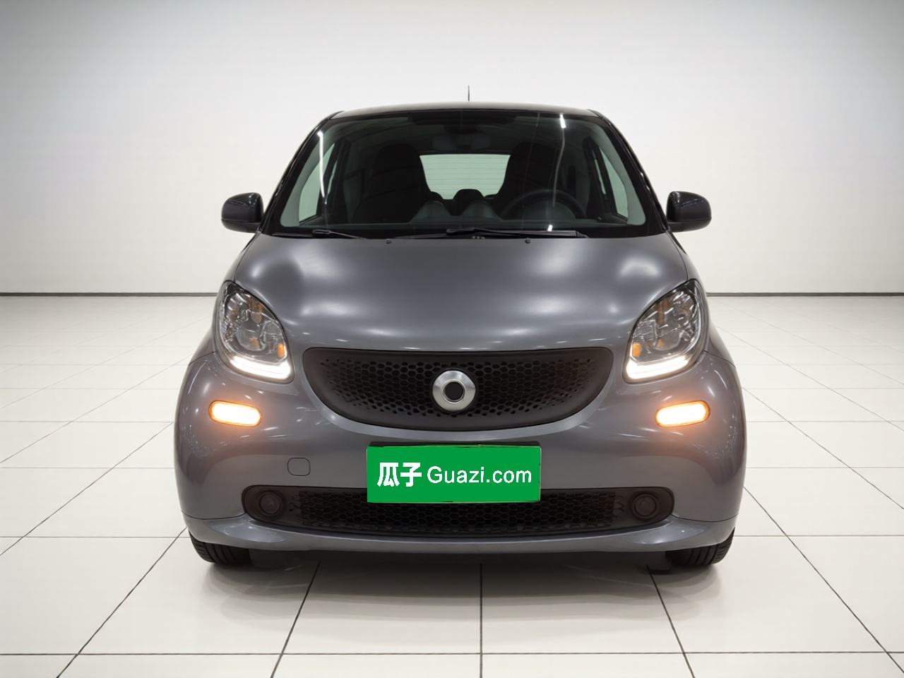 smart fortwo - фото 1
