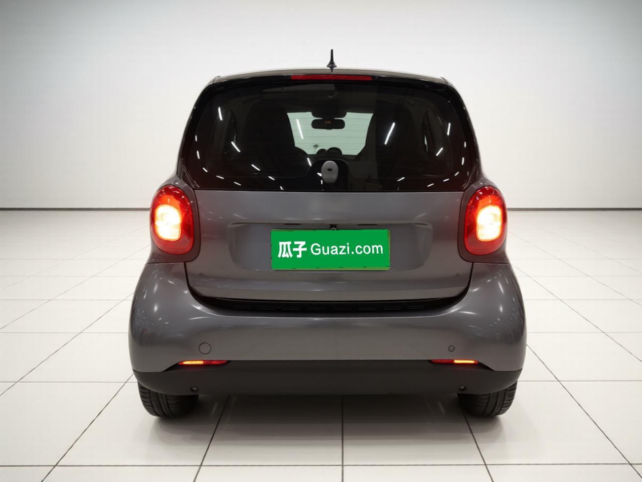 smart fortwo - фото 2