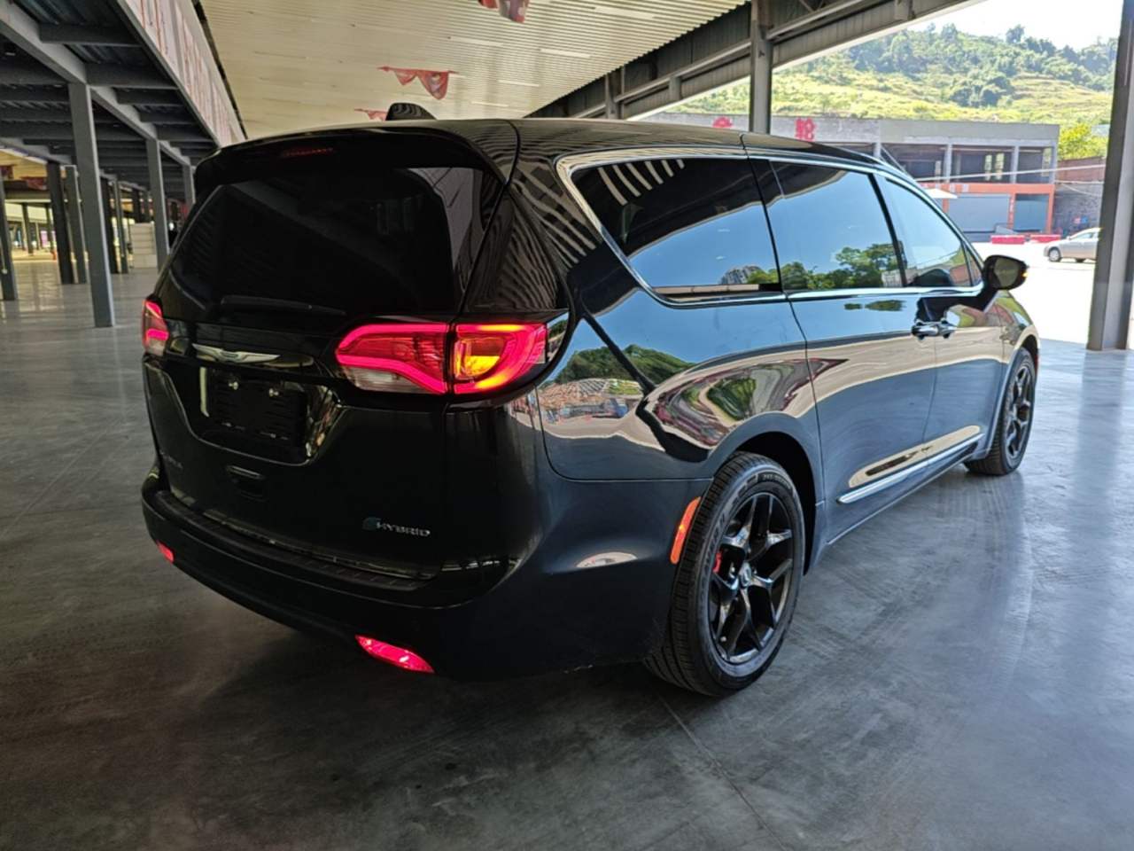 Chrysler PHEV( ) - фото 3