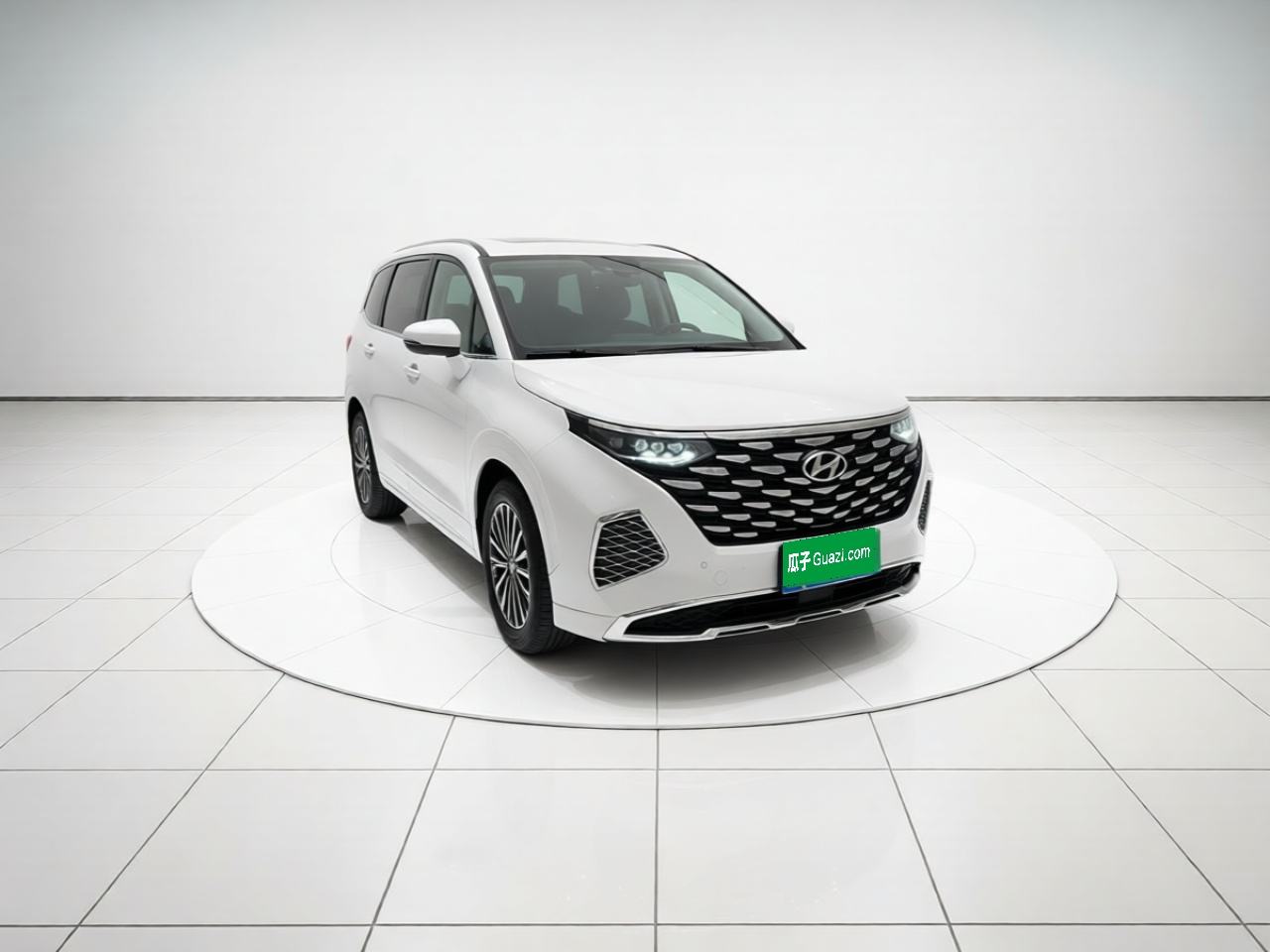 Hyundai Custin - фото 2