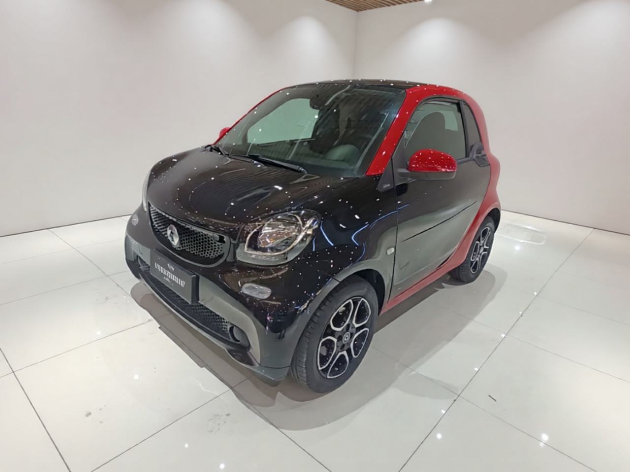 smart fortwo - фото 0