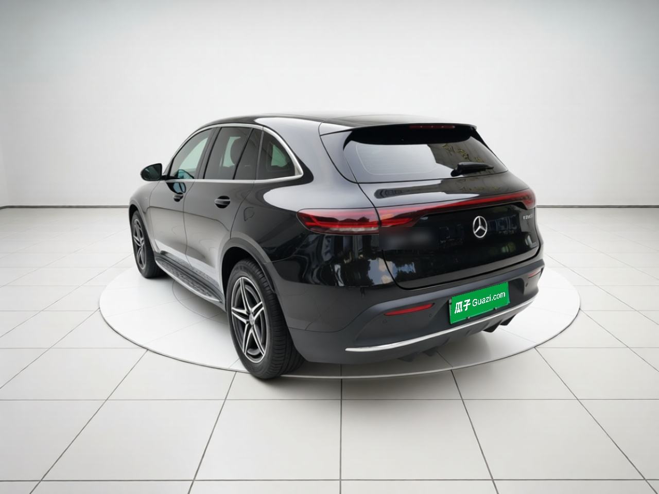 Mercedes-Benz EQC - фото 3