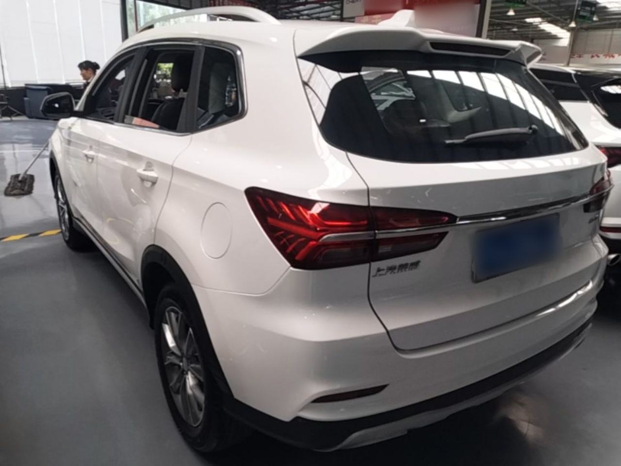 Roewe RX5 - фото 3