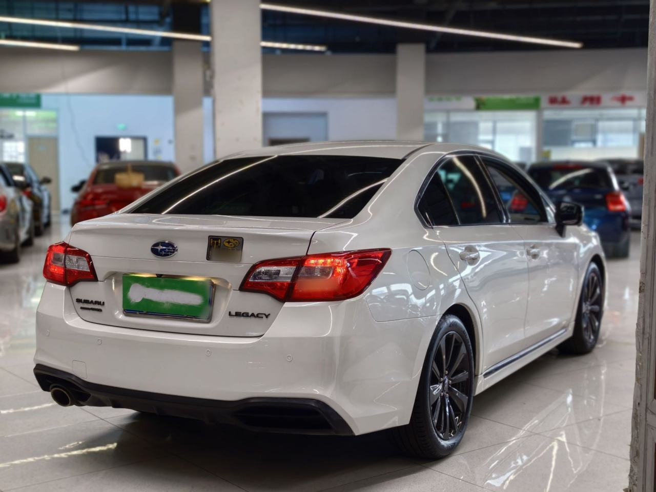 Subaru Legacy - фото 3