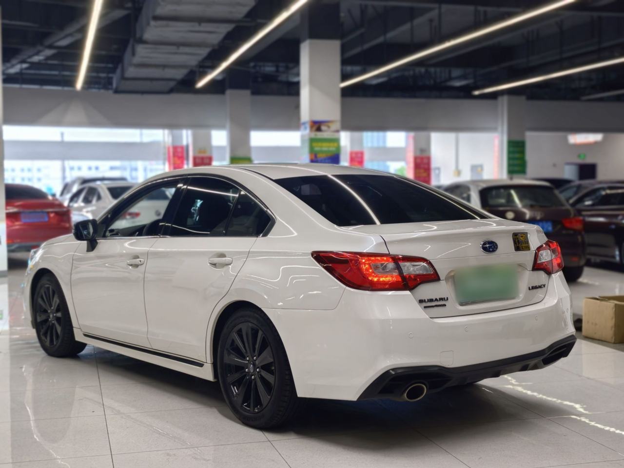 Subaru Legacy - фото 4