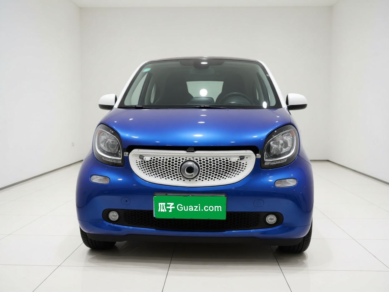 smart fortwo - фото 1