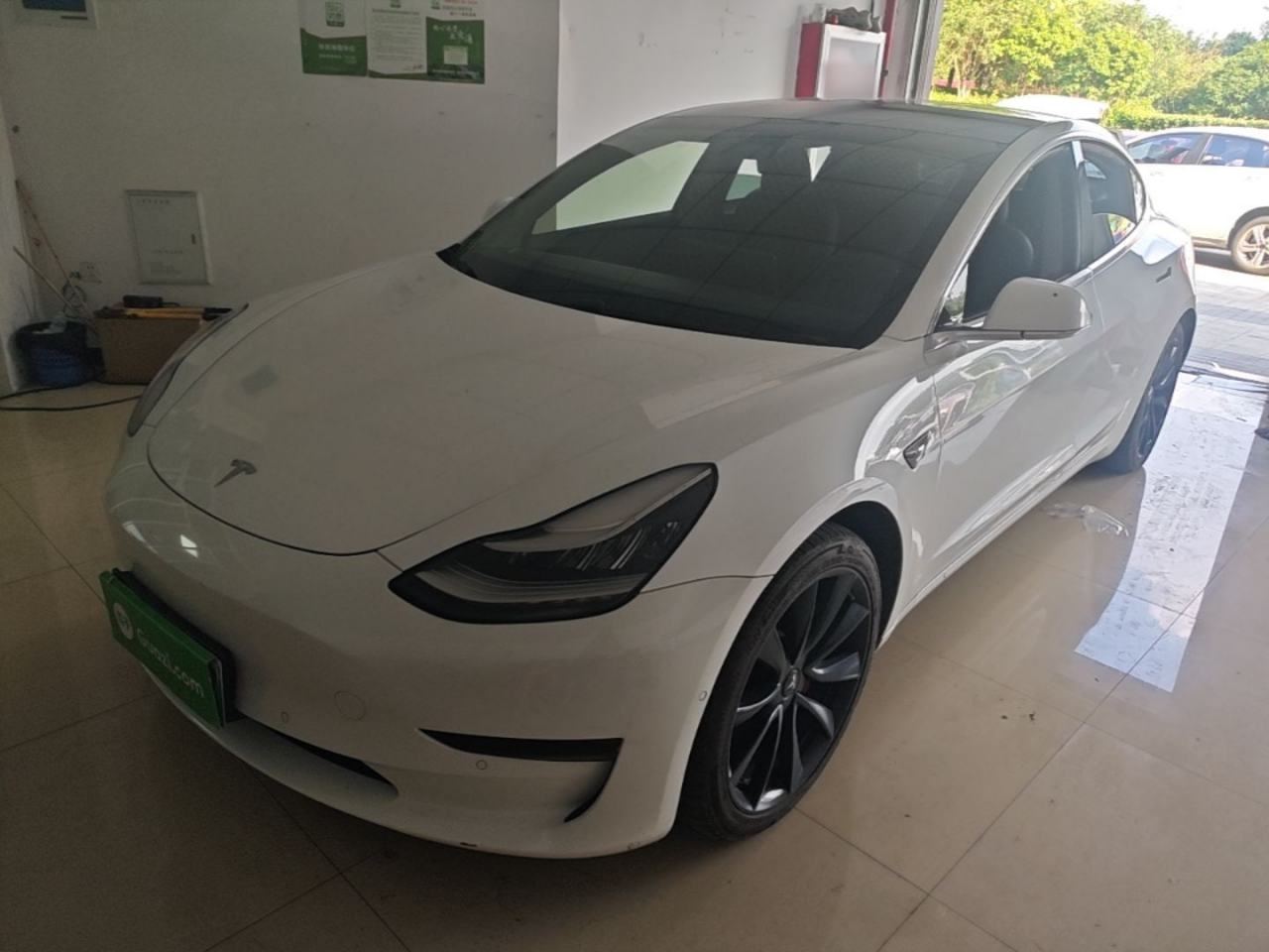 Tesla Model 3 (Import) - фото 0