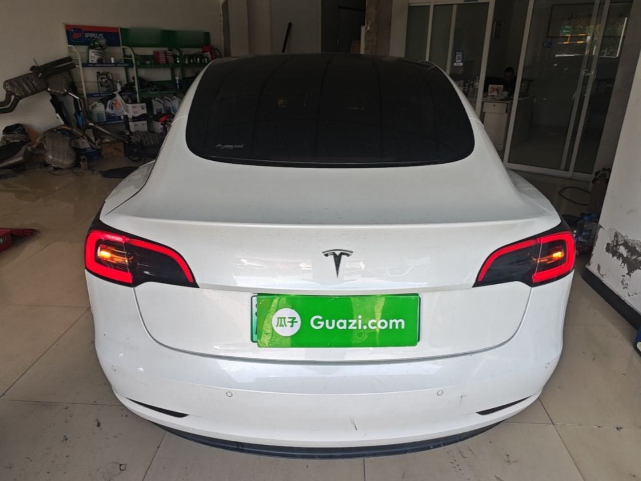 Tesla Model 3 (Import) - фото 2