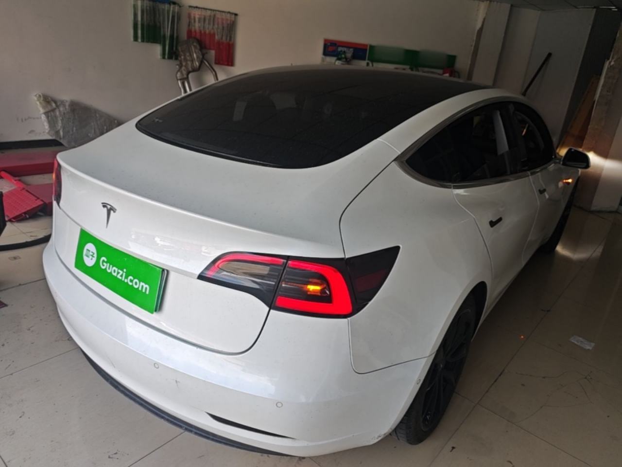 Tesla Model 3 (Import) - фото 3