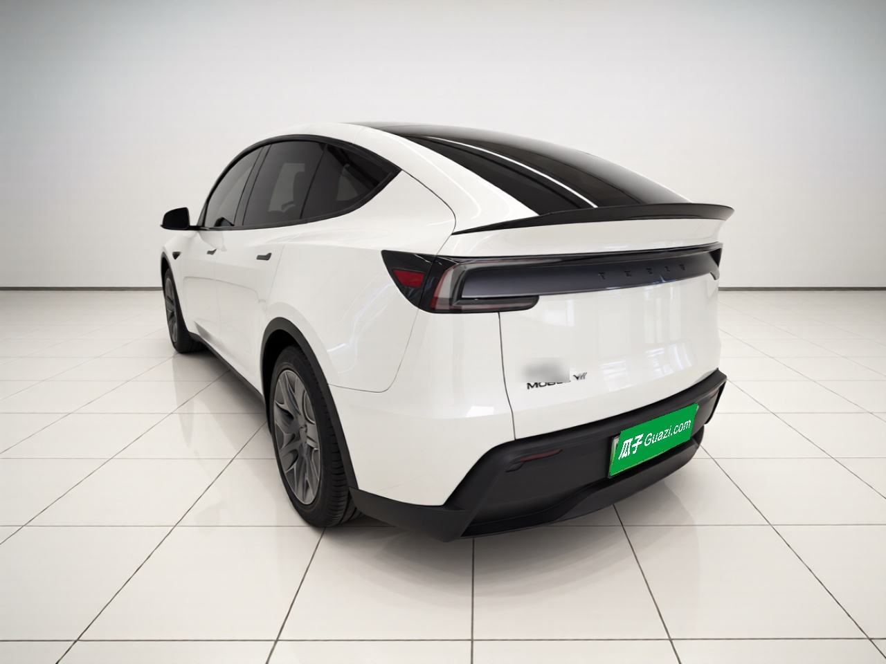 Tesla Model Y L - фото 3