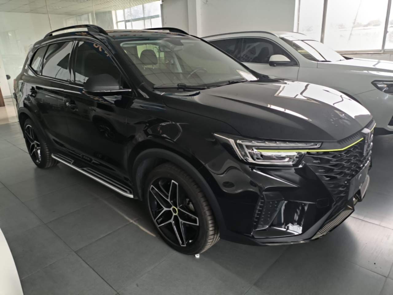 Roewe RX5 - фото 2