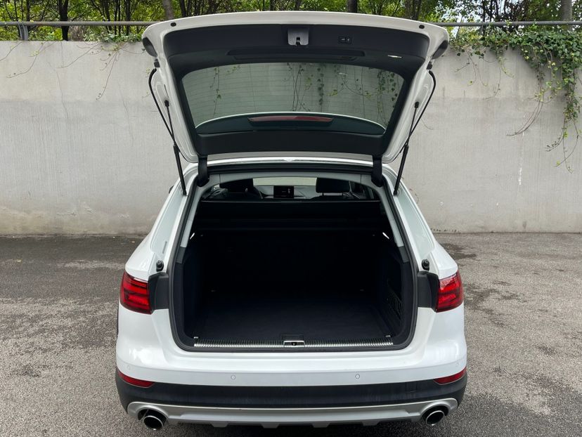 Audi A4 (Import) - фото 3