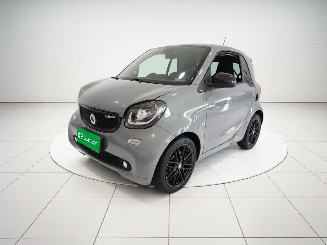 smart fortwo - фото 0
