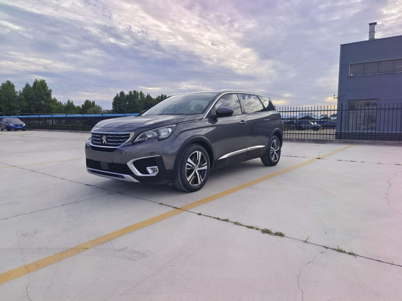 Peugeot 5008 - фото 0